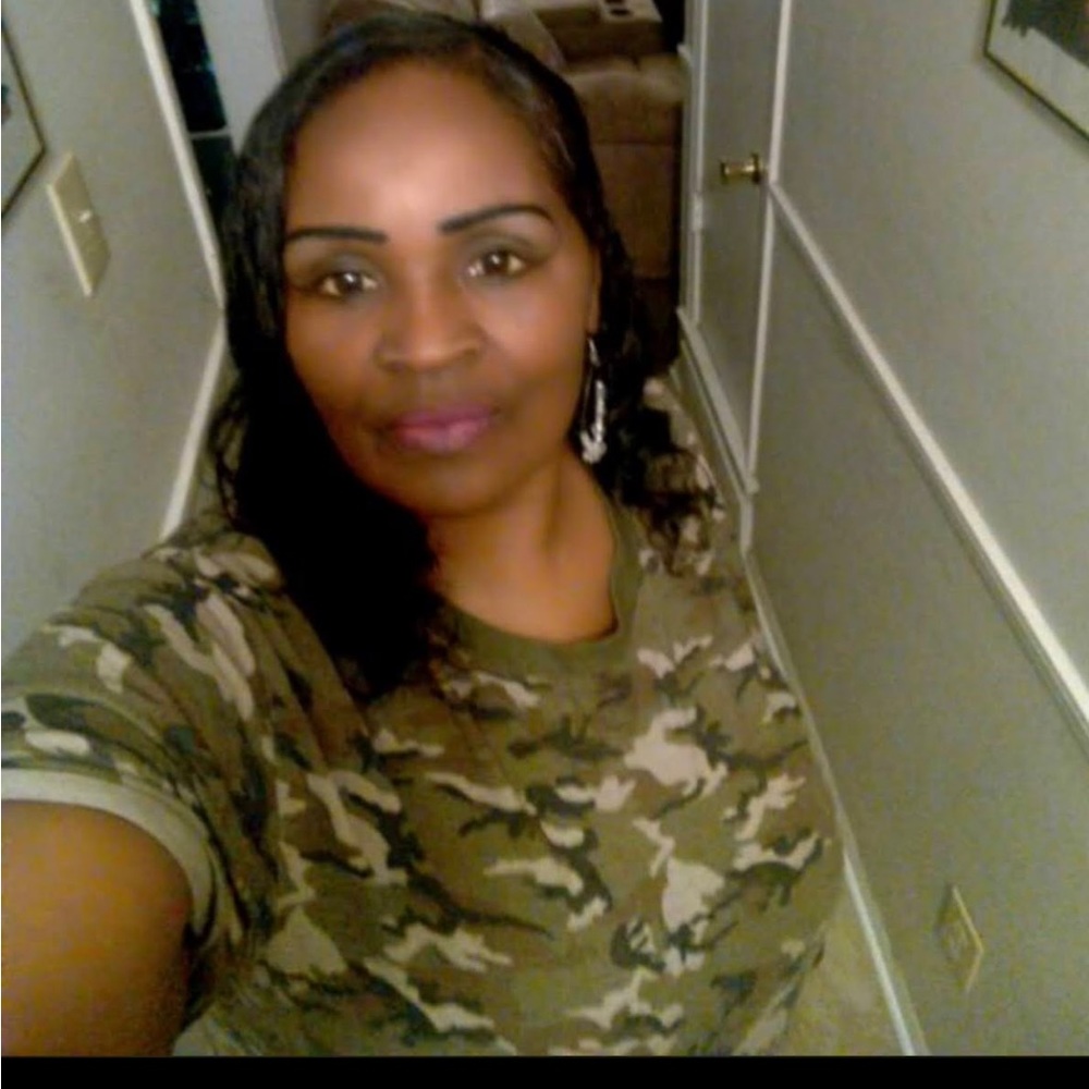 Meet your Posher, Sheila